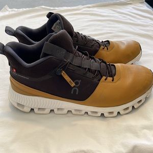 mens ON cloud size 10 running shoes